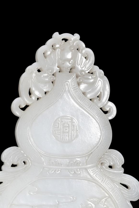 吉本株式會(huì)社清代和田玉葫蘆佩