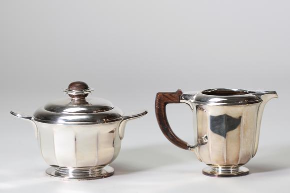 Goldfield Auction sarlsPhilippe Wolfers (1858-1929) pour Wolfers Frères, service à thé et café en argent massif de style Art Déco, comprenant une théière, une cafetière, un