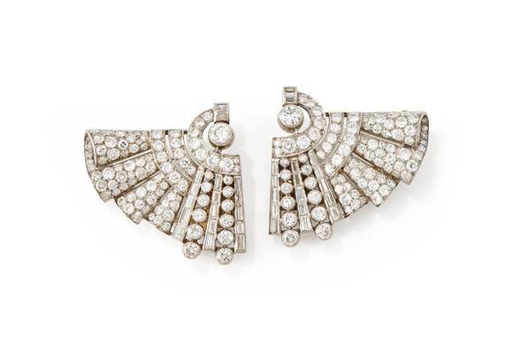DreweattsA FRENCH ART DECO DIAMOND DOUBLE-CLIP BROOCH