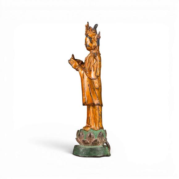 Hargesheimer Kunstauktionen DüsseldorfEINE VERGOLDETE BRONZEFIGUR DER WEIDENZWEIG-GUANYIN