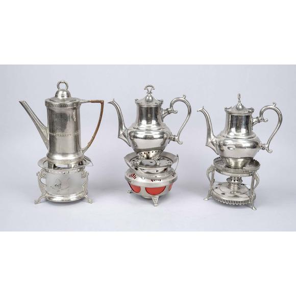 Historia Auktionshaus3 teapots on warmers, early 20th ce