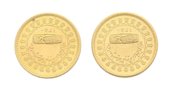 Piguet - H?tel des VentesRoyaume d'Iran, Mohammad Reza Pahlavi (1941-1979),  Les 2.500 ans de l'Empire Perse ,  2 médailles commémoratives en or, 1350SH/1971