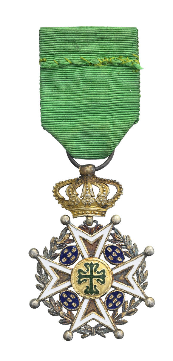 Piguet - H?tel des VentesPortugal, Ordre de Saint-Beno?t d'Aviz, croix d'Officier en vermeil, or (centres) et émail, modèle militaire, diam. 4 cm