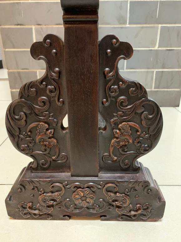 日本松町古美紫檀嵌百寶
獨占鰲頭碧玉屏風(fēng)