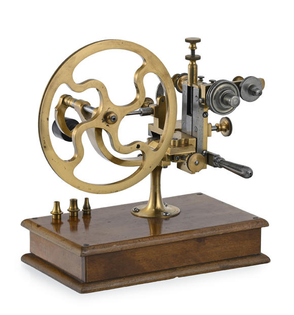 Piguet - H?tel des VentesTour d'horloger en laiton et acier, fabrication allemande pour la marché francophone, 1ère moitié XXe s.