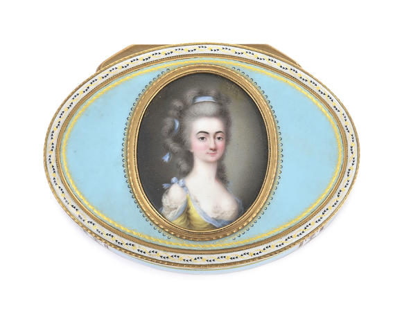 Piguet - H?tel des VentesTabatière ovale en or et émail, prob. Hanau, vers 1780–1790, miniature de femme en émail plein, 2,7x8,5x6,2 cmOval gold and enamel snuff box, probably Hanau, circa 1780–1790, 2,7x8,5x6,2 cm