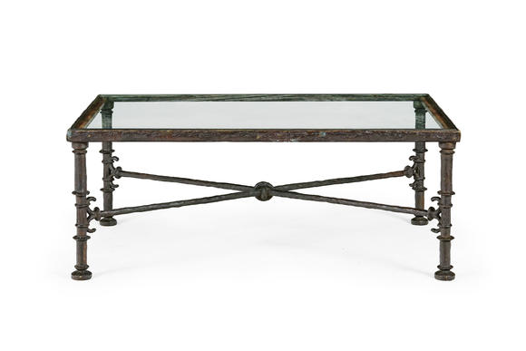 Piguet - H?tel des VentesDiego Giacometti (1902-1985),  Table Grecque , c. 1965, bronze patiné brun, plateau en verre, 45x111,8x81,5 cm