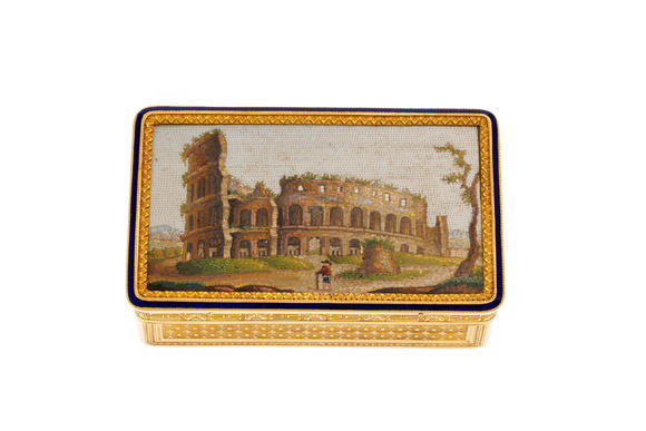 Piguet - H?tel des VentesTabatière en or 750 finement ciselé de motifs guillochés, de frises et de palmettes, le couvercle est garnit d’une mosa?que figurant lRectangular gold snuff box, finely chased with engine-turned friezes and palmette motifs, Paris, 1809–1819. 