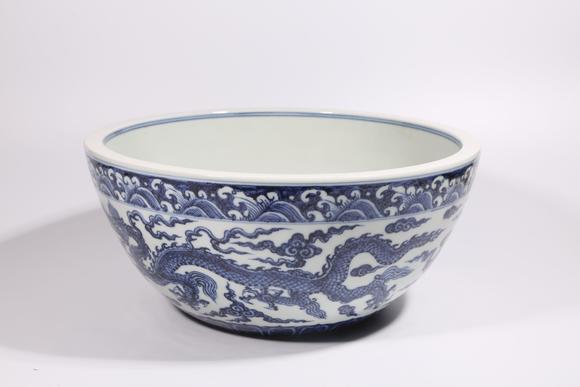 千美會(huì)青花雲(yún)龍紋缽式碗
