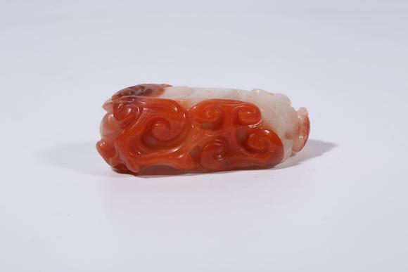 千美會南紅瑪瑙羊手把件