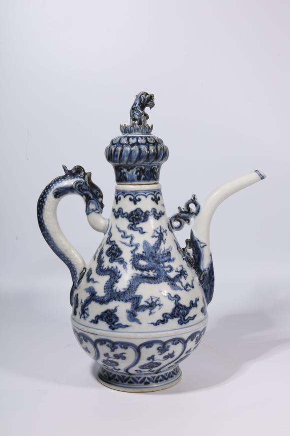 千美會青花雲(yún)龍紋龍柄獅鈕執(zhí)壺