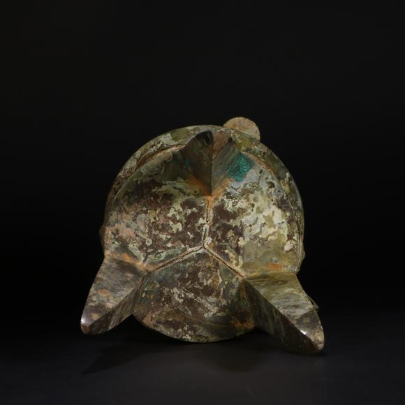 KARSON AUCTIONShang Dynasty Bronze jia ritual vessel with taotie patterns