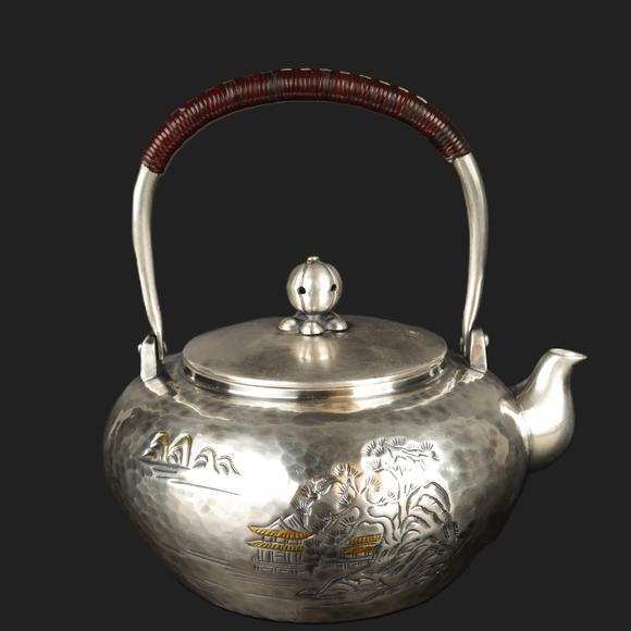 朱雀美術(shù)拍賣(mài)銀瓶