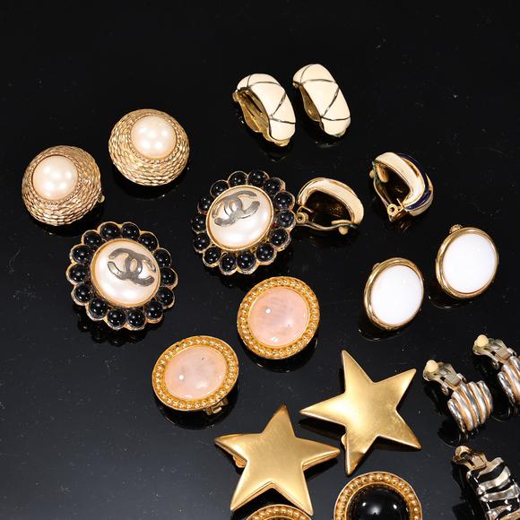Karl s Collections IncGroup Of Vintage 80s Costume Jewelry 