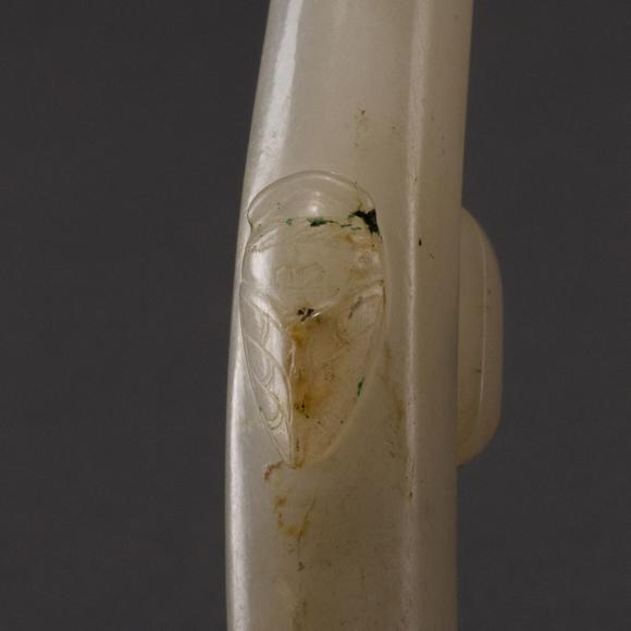 大阪美術(shù)商會清 白玉雕螭龍帶鈎