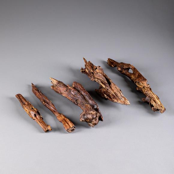 大阪美術(shù)商會(huì)沉香13點(diǎn)