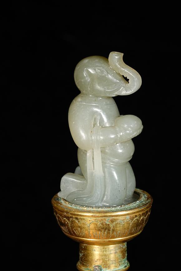 HUNG YUN ZHAI AUCTION HOUSE INCPre-Ming Dynasty Hetian Jade Gold-Wrapped Scepter (Two Items)