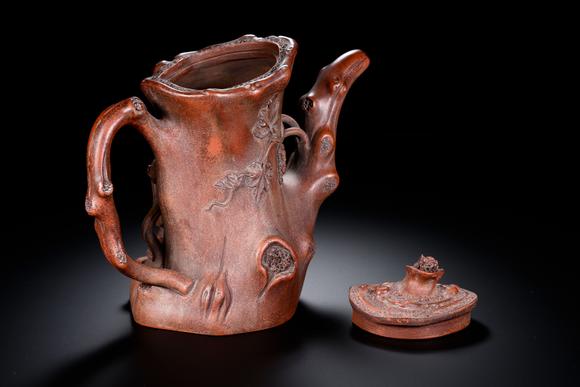 HUNG YUN ZHAI AUCTION HOUSE INCZhu Kexin-marked Squirrel and Grape Tree Stump Yixing Zisha Teapot