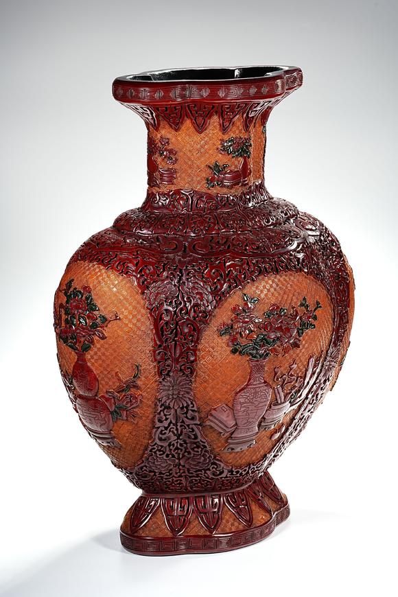 HUNG YUN ZHAI AUCTION HOUSE INCRed Lacquer Carved Antique Pattern Flat Vase
