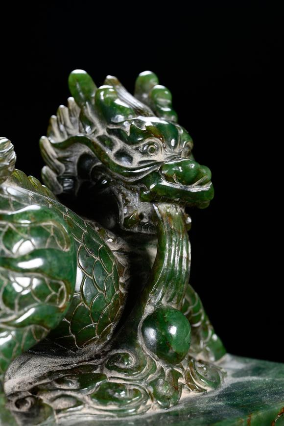 HUNG YUN ZHAI AUCTION HOUSE INCSpinach Green Jade Qilin Pattern Seal