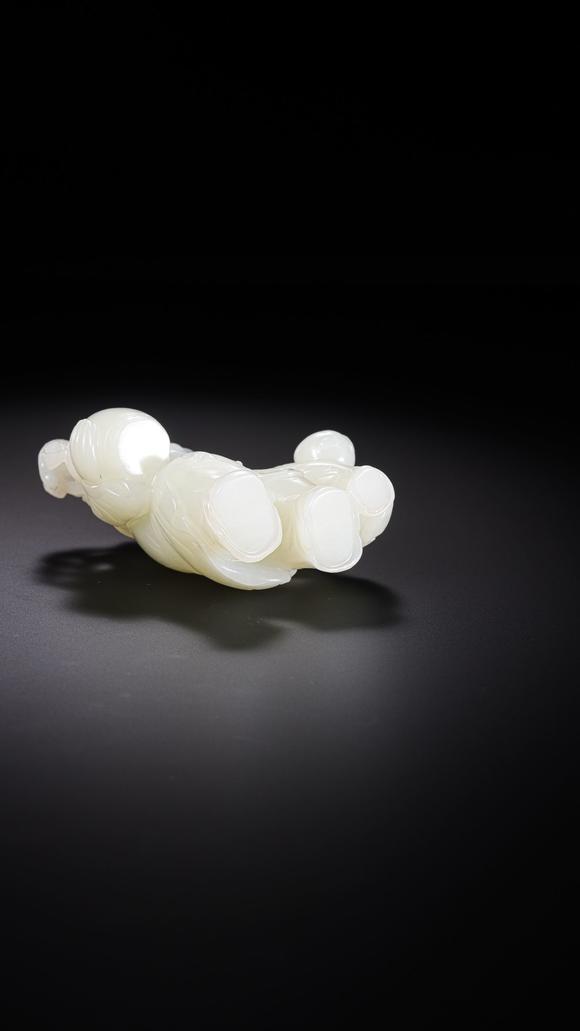 HUNG YUN ZHAI AUCTION HOUSE INCQing Dynasty White Jade 
