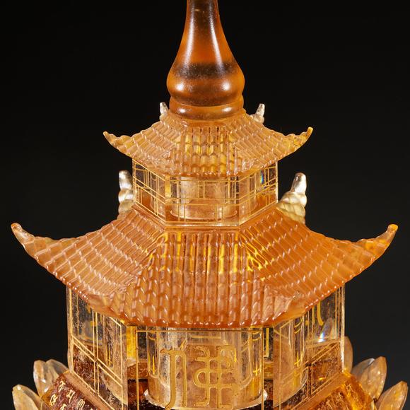 億品兆富株式會社（AALPZF）水晶 舍利塔