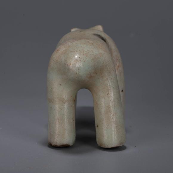 （和正堂株式會(huì)社）吉祥美術(shù)李朝 青瓷動(dòng)物筆山