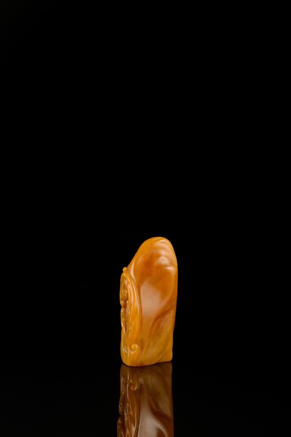 中鴻信佚名/現(xiàn)代?《螭虎》田黃日字章