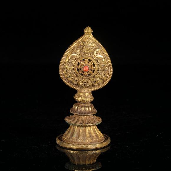 藝是拍賣清·藏傳佛教銅鎏金八吉祥紋供器