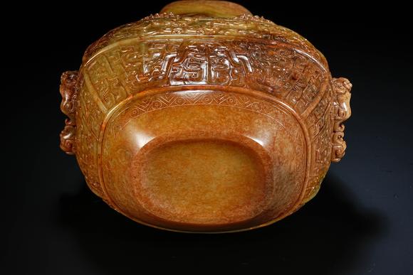 日本東競(jìng)株式會(huì)社明以前 和田玉獸紋貫耳瓶一對(duì)
