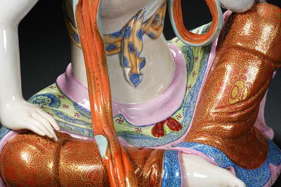 日本東競(jìng)株式會(huì)社乾隆年制 琺瑯彩觀音坐像