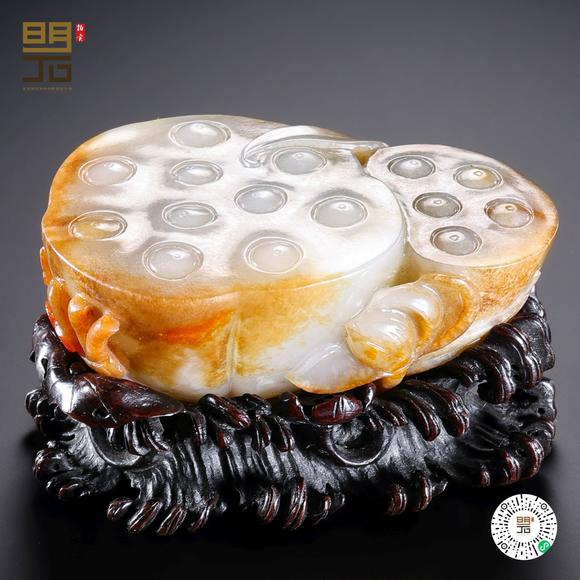 北京明石拍賣有限公司清中期 白玉留皮亭亭玉立蓮蓬擺件