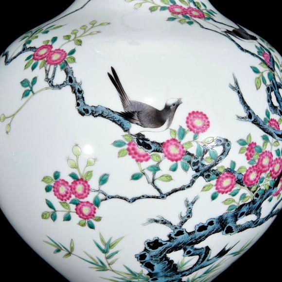 北京唐潮拍賣(mài)有限公司粉彩花鳥(niǎo)紋天球瓶