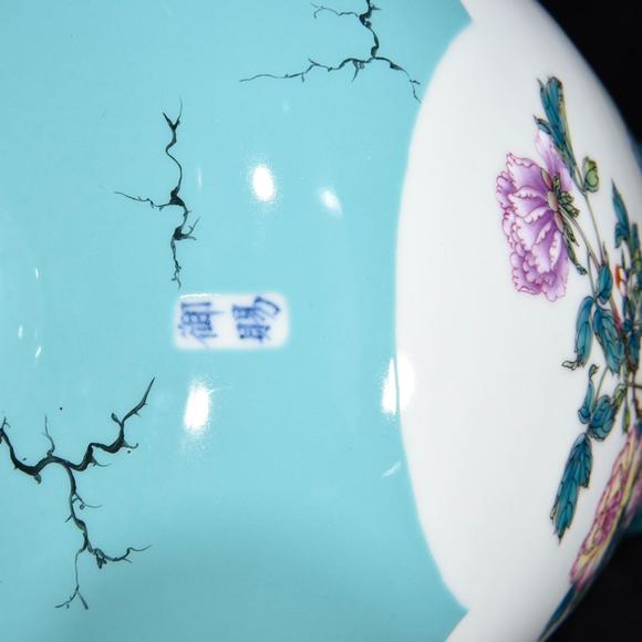 北京唐潮拍賣有限公司粉彩花卉紋梅瓶