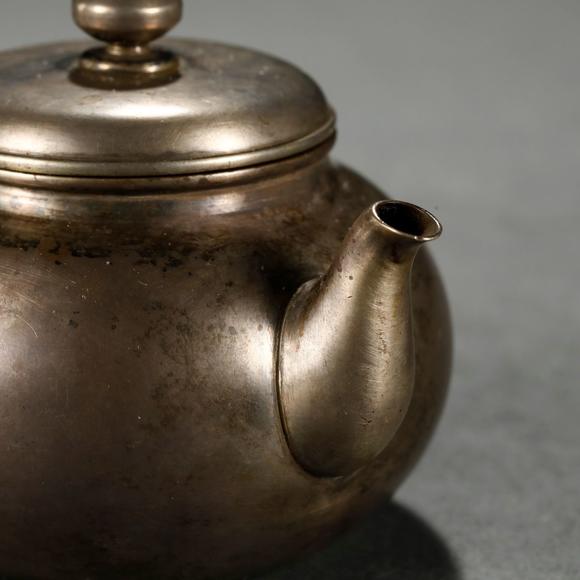 藝是拍賣十九世紀(jì)·純銀茶壺