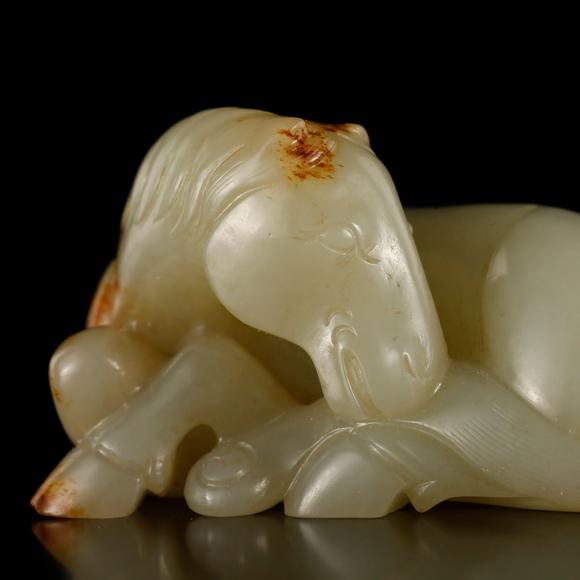藝是拍賣明·帶皮和田玉雕回首臥馬擺件