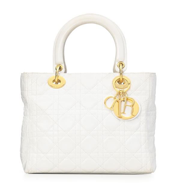 Piguet - H?tel des VentesChristian Dior, sac Lady Dior Medium en cuir grainé crème matelassé cannage, charmes D.I.O.R, 19x24 cm