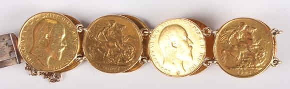 TooveysAn Edward VII eight sovereign bracelet, comprising two 1903, 1906, t