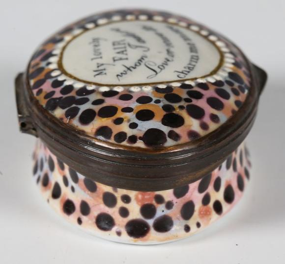 TooveysAn 18th century South Staffordshire enamel oval snuff box, decorated
