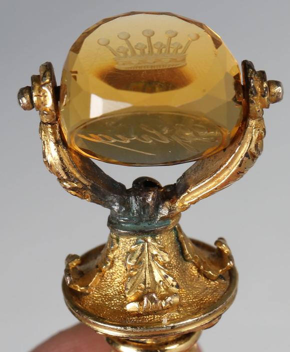 TooveysA 19th century gold mounted citrine triple-sided rotating seal, engr