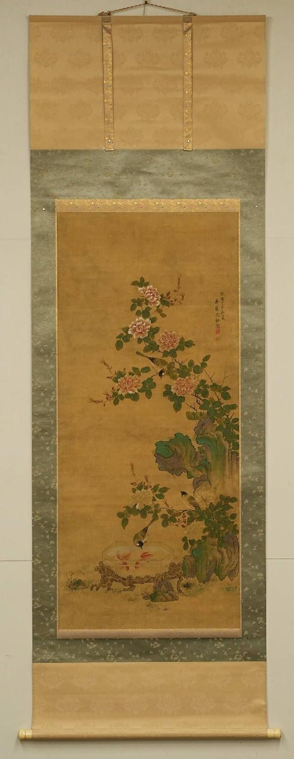 京都祇園會(huì)拍賣(mài)沈銓 花鳥(niǎo)圖 絹本掛軸 日本朱漆手書(shū)箱附 日本古裂裝裱 鷹見(jiàn)游山舊藏 出版著錄附