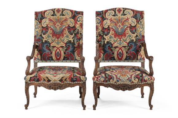DreweattsA PAIR OF CARVED WALNUT AND NEEDLEWORK UPHOLSTERED FAUTEUILS, IN REGENCE STYLE, 19TH CENTURY