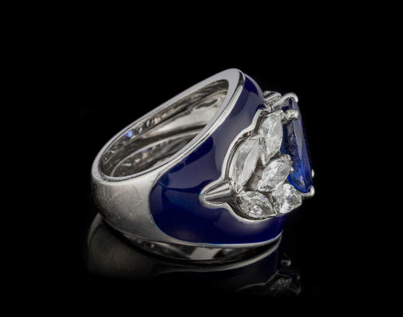 Piguet - H?tel des VentesBague modulable or gris 750 sertie d'un saphir ovale épaulé de diamants taille marquise avec sa monture complémentaire