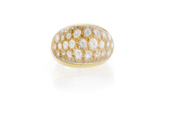 Piguet - H?tel des VentesCartier, Myst, bague or 750 ornée d'un d?me de cristal de roche sur un pavage de diamants taille brillant