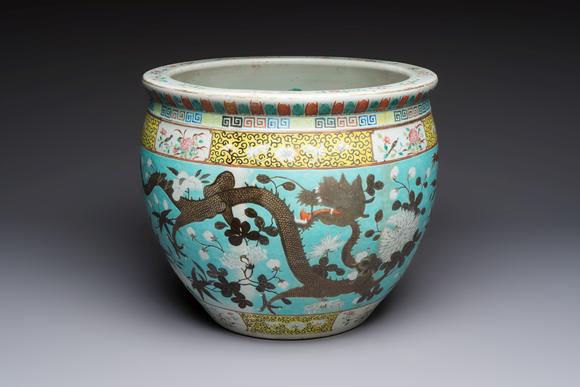Rob Michiels AuctionsA Chinese famille rose turquoise-ground Dayazhai-style 'Dragons' fish bowl or jardinière, 19th C.