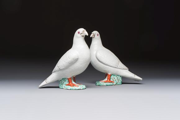 Rob Michiels AuctionsA pair of Chinese famille rose doves, Qianlong