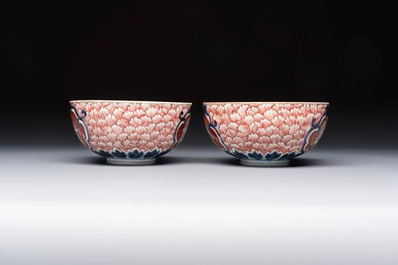 Rob Michiels AuctionsA pair of Japanese Imari 'Shishi Lions' bowls, Edo/Meiji, 19th C.