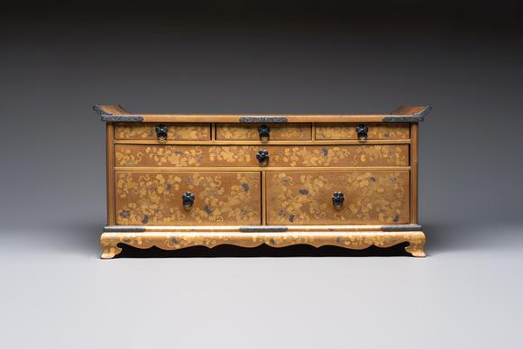 Rob Michiels AuctionsA very fine Japanese hiramaki-e on nashiji lacquer suzuribako, Edo, 18th C.