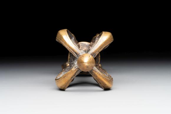 Rob Michiels AuctionsA large Tibetan bronze vajra, 18/19th C.