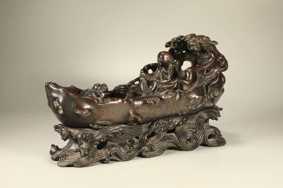 北京國經(jīng)湛然清 沉香雕劉海戲金蟾擺件